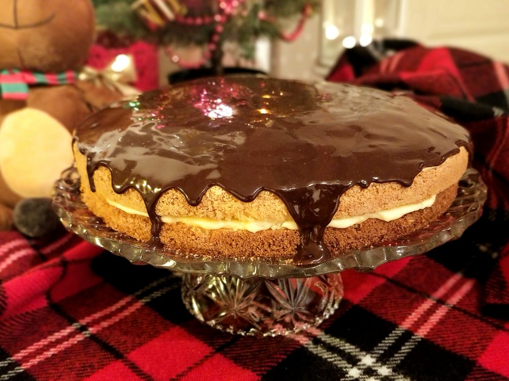 Vánoční servírování Bostonského krémového koláče