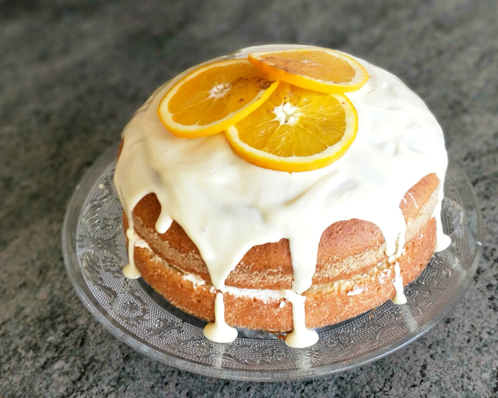 Bílá dortová poleva s pomerančem